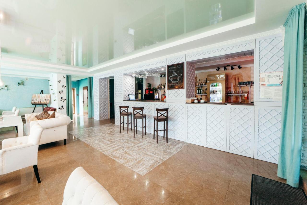 Hotel Butterfly Sadove Екстериор снимка