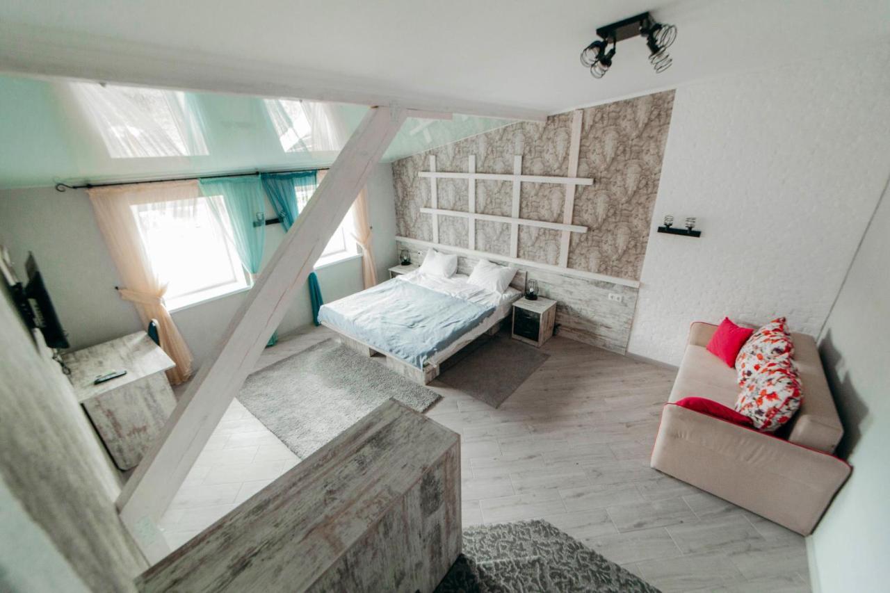 Hotel Butterfly Sadove Екстериор снимка