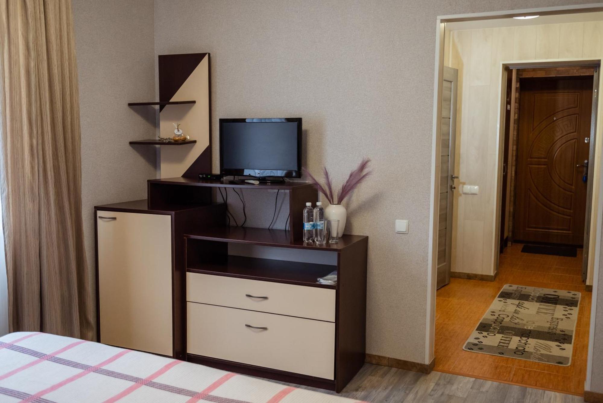 Hotel Butterfly Sadove Екстериор снимка